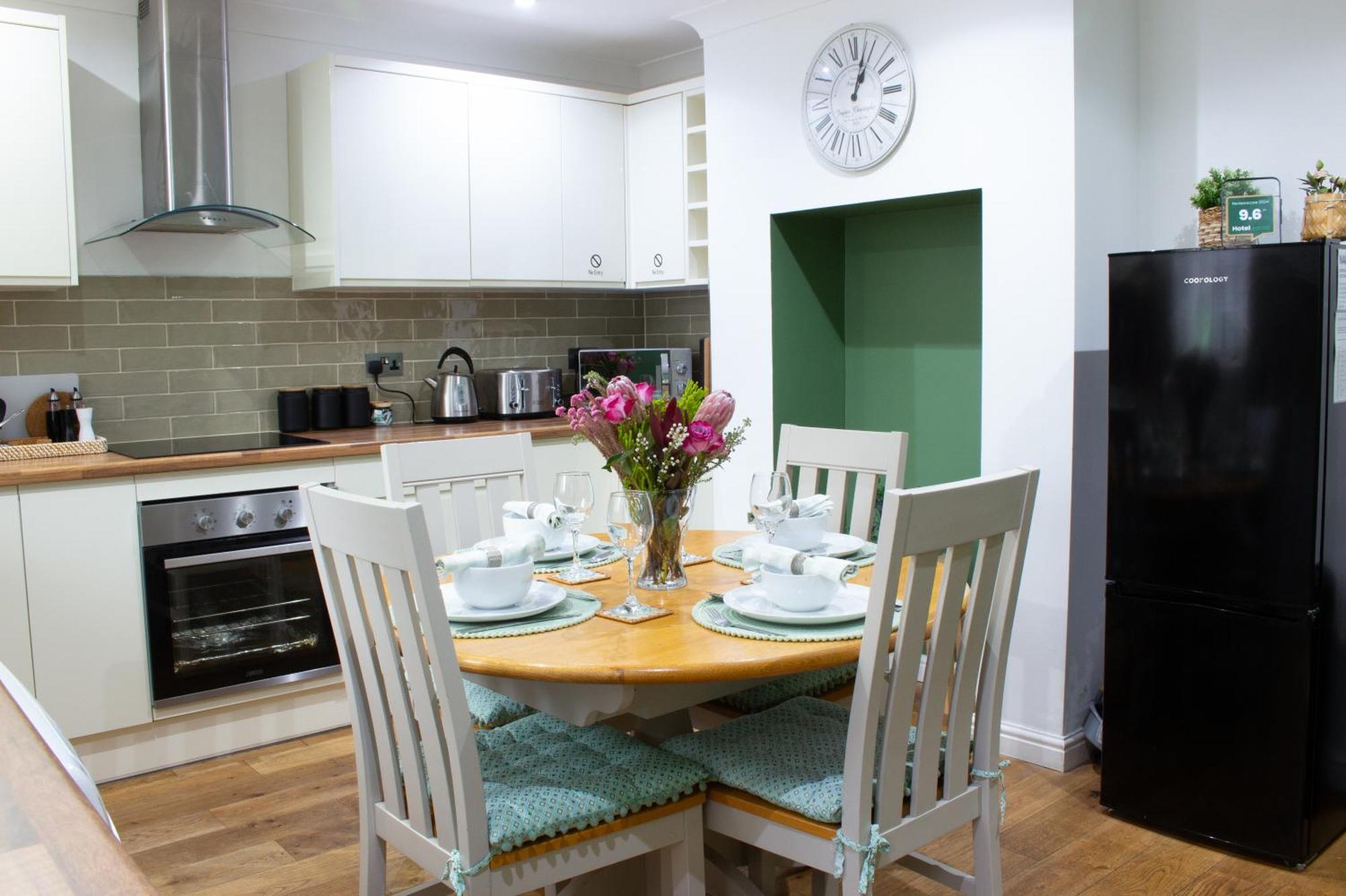 Spacious 4Br House, 2 En Suites With Garden & On-Site Parking Maidstone Bagian luar foto