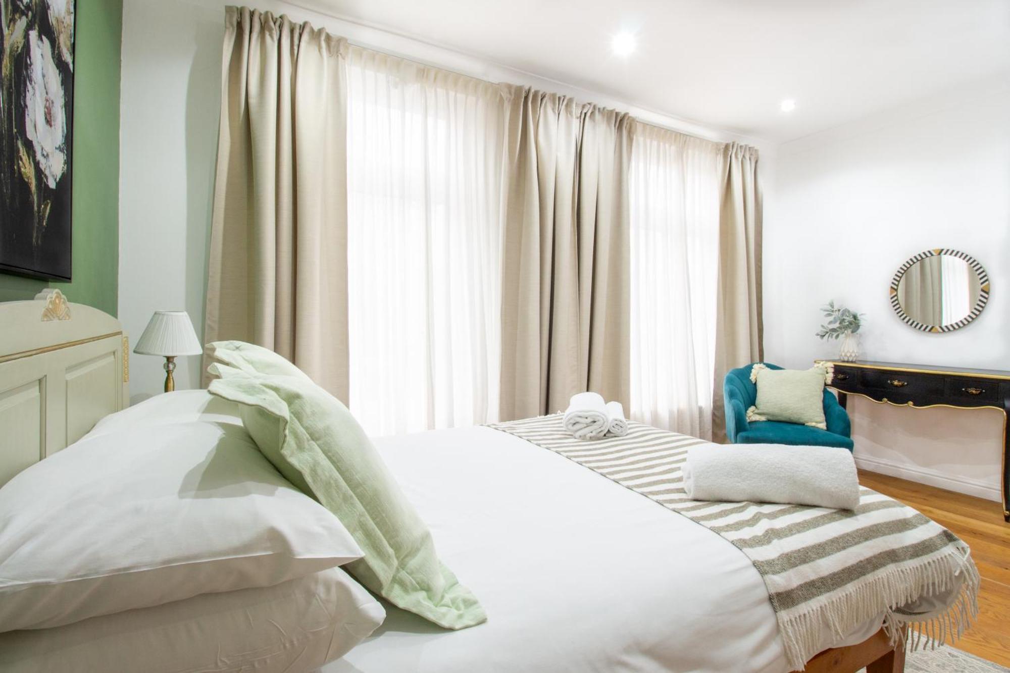 Spacious 4Br House, 2 En Suites With Garden & On-Site Parking Maidstone Bagian luar foto