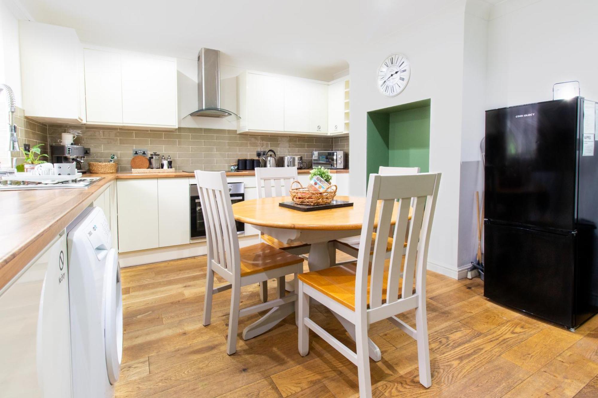 Spacious 4Br House, 2 En Suites With Garden & On-Site Parking Maidstone Bagian luar foto