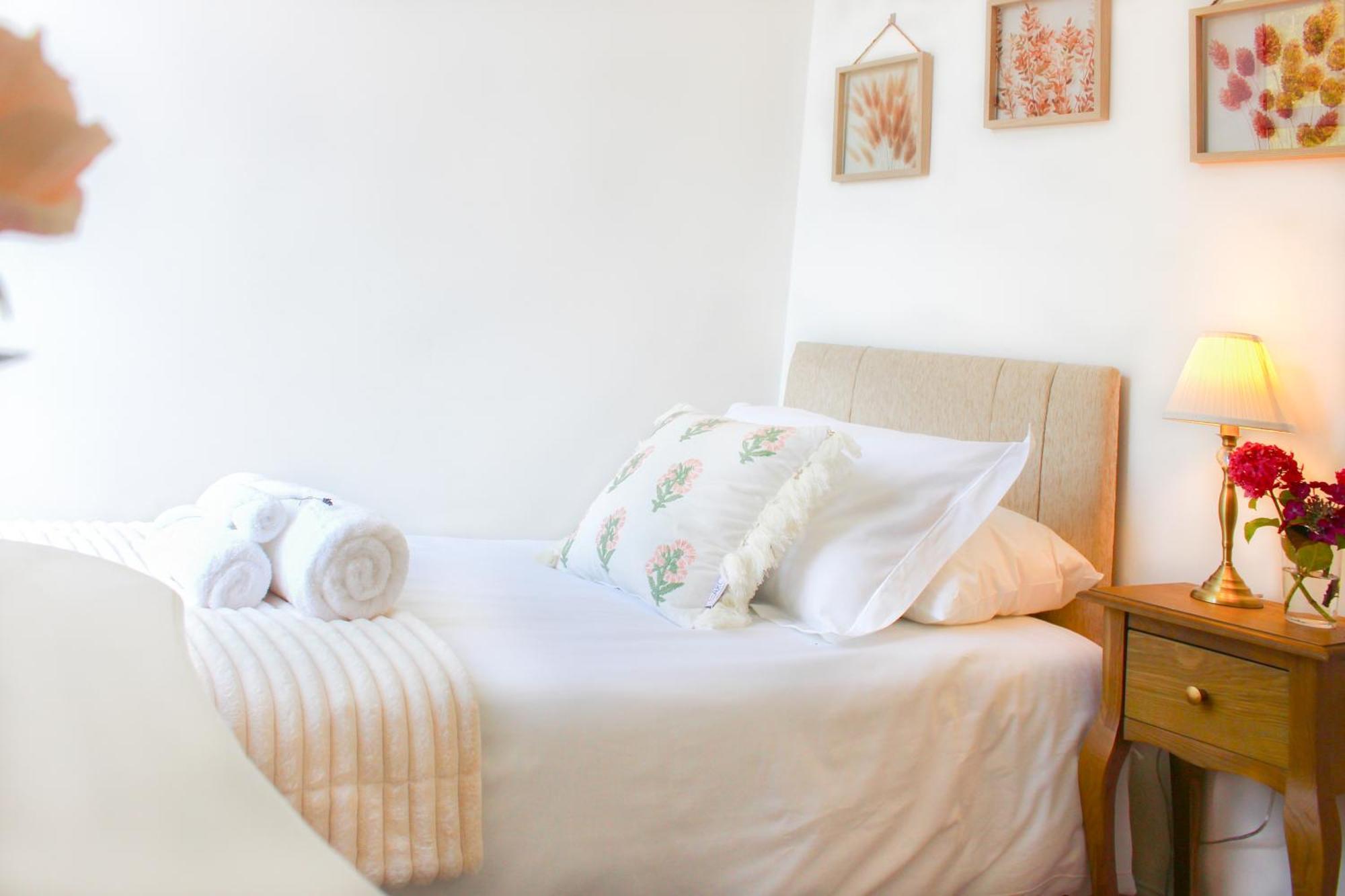 Spacious 4Br House, 2 En Suites With Garden & On-Site Parking Maidstone Bagian luar foto